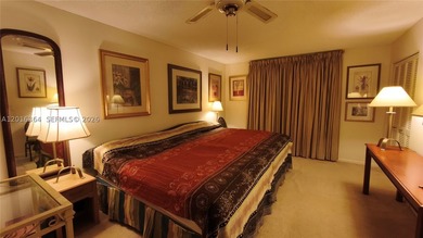 Beautiful large apartment with open dining and living room area - photo 15