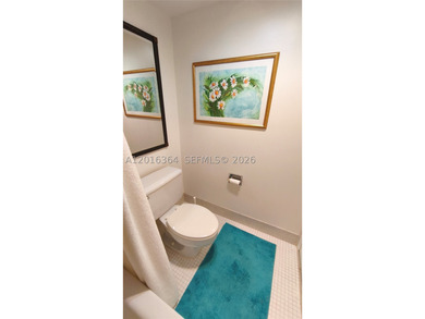 Beautiful large apartment with open dining and living room area - photo 17