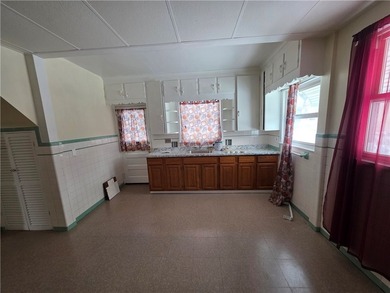 Investment Opportunity: Duplex with Potential in Rochester! - photo 9