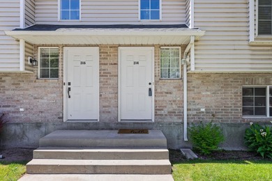 Legally a condo, but lives like a townhome! HOA maintains the - photo 4