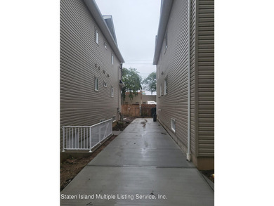 BRAND NEW CONSTRUCTION 6 OVER 6. LEVEL 1: MBR SUITE WITH 3/4 - photo 4