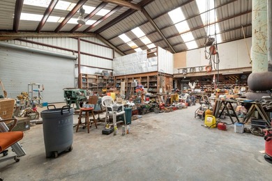 A rare Redding legacy estate - nearly 16 acres with three - photo 15