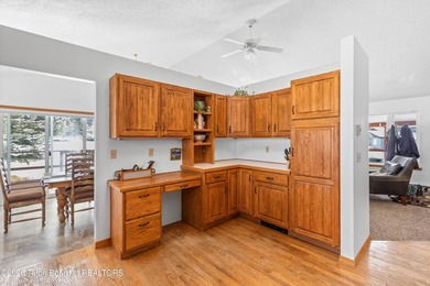 Golf Course Home with Stunning Mountain Views! Spacious - photo 15