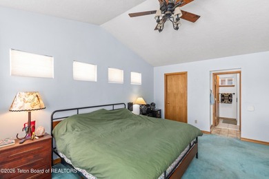 Golf Course Home with Stunning Mountain Views! Spacious - photo 17