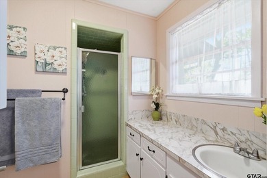 Discover the perfect blend of tranquility and style with this - photo 19