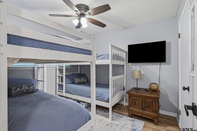 Discover the perfect blend of tranquility and style with this - photo 20