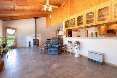 A rare Redding legacy estate - nearly 16 acres with three - photo 21