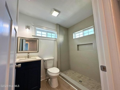 Fresh to the market and ready for new owners. This fully - photo 22