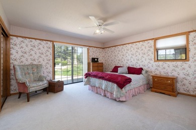 A rare Redding legacy estate - nearly 16 acres with three - photo 32