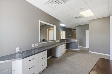 Prime Turnkey Dental Medical Opportunity With High Visibility - photo 10
