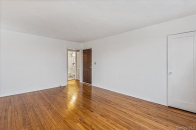 Welcome to this charming 1 bedroom, 1 bath co-op offering - photo 5