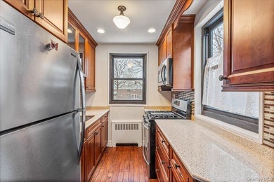 Welcome to this charming 1 bedroom, 1 bath co-op offering - photo 9