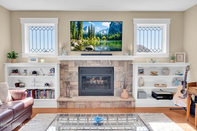 Stunning custom-designed 4BR, 3BA waterfront home on a wide - photo 12