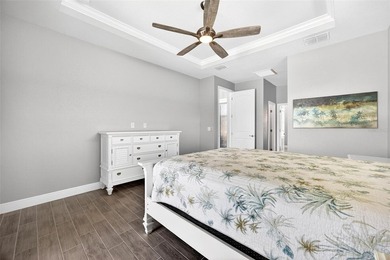GOLF VIEWS! BEAUTIFUL 3 BEDROOM, 2 BATH, 3-CAR GARAGE HOME IN - photo 15