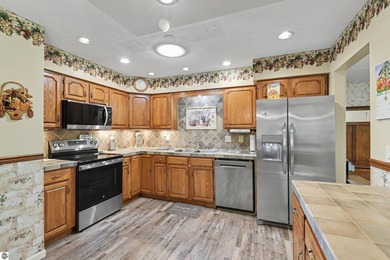 Rare opportunity to own a spacious 10 bedroom country estate on - photo 15