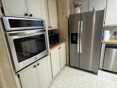 Charming & Spacious 2-Bedroom Home - Turnkey & Pet-Friendly! - photo 19