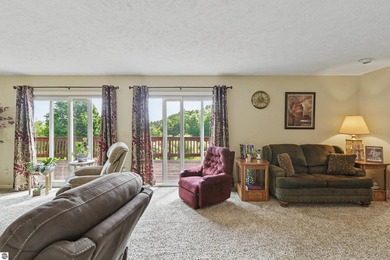 Rare opportunity to own a spacious 10 bedroom country estate on - photo 21