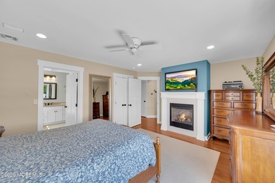 Stunning custom-designed 4BR, 3BA waterfront home on a wide - photo 22