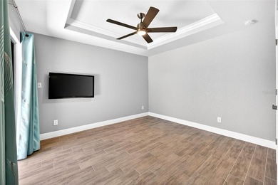 GOLF VIEWS! BEAUTIFUL 3 BEDROOM, 2 BATH, 3-CAR GARAGE HOME IN - photo 23