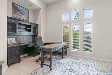 Beautiful custom-built 3BR/3.5BA lakeside home in the South - photo 23