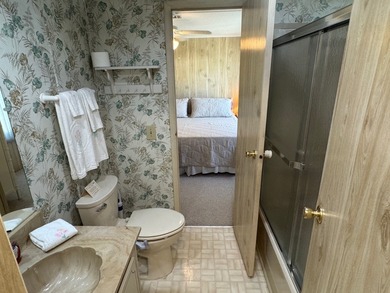 Charming & Spacious 2-Bedroom Home - Turnkey & Pet-Friendly! - photo 29