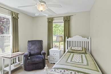 Rare opportunity to own a spacious 10 bedroom country estate on - photo 33