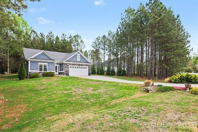 Gorgeous home in the beautiful gated community of Sunset Pointe - photo 4