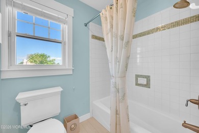 Stunning custom-designed 4BR, 3BA waterfront home on a wide - photo 34