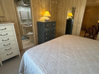 Charming & Spacious 2-Bedroom Home - Turnkey & Pet-Friendly! - photo 34