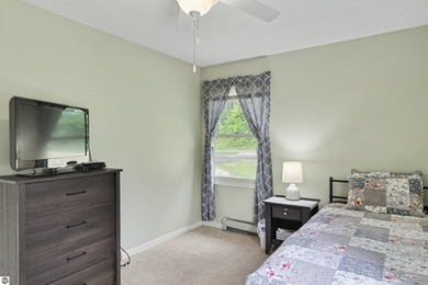 Rare opportunity to own a spacious 10 bedroom country estate on - photo 34
