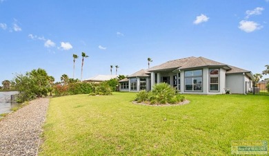 Beautiful custom-built 3BR/3.5BA lakeside home in the South - photo 36