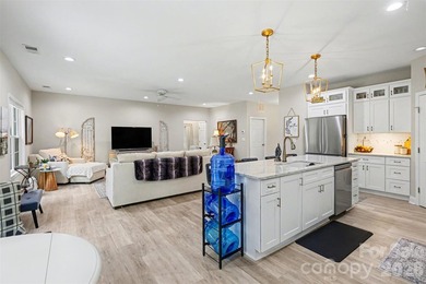 Gorgeous home in the beautiful gated community of Sunset Pointe - photo 9