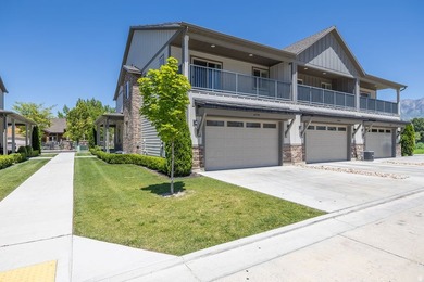 Beautifully maintained townhome in the desirable Springwater - photo 2