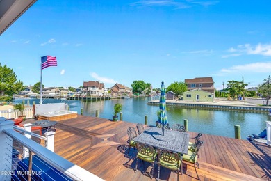 Stunning custom-designed 4BR, 3BA waterfront home on a wide - photo 44