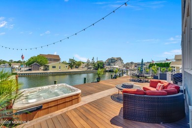 Stunning custom-designed 4BR, 3BA waterfront home on a wide - photo 45