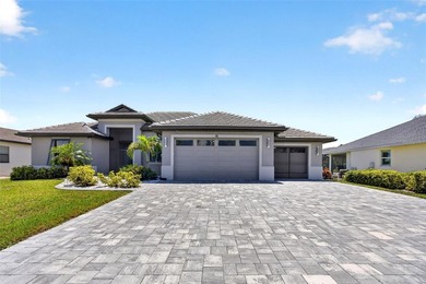 GOLF VIEWS! BEAUTIFUL 3 BEDROOM, 2 BATH, 3-CAR GARAGE HOME IN - photo 46