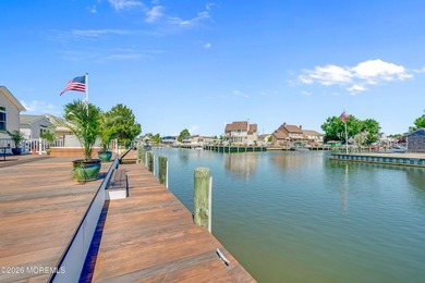Stunning custom-designed 4BR, 3BA waterfront home on a wide - photo 49