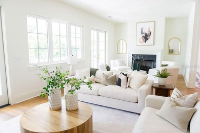 Virtually Staged. A rare blend of timeless elegance and modern - photo 9