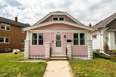 Welcome to the iconic pink house, a classic bungalow in one of - photo 1