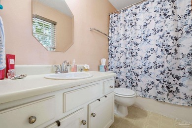 One of the BEST KEPT condos you'll find in Pensacola! Pristine!! - photo 17