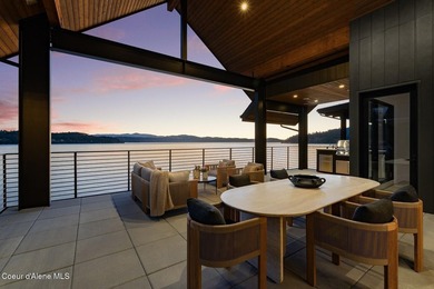 Experience refined WATERFRONT living in this 6,500+ sq ft - photo 2