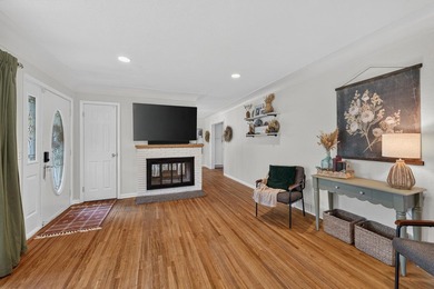 Welcome home to this beautifully updated 4-bedroom, 2-bath - photo 4