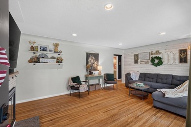 Welcome home to this beautifully updated 4-bedroom, 2-bath - photo 5
