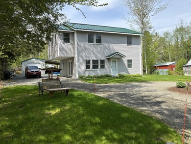 Welcome to this stunning, fully renovated home, meticulously - photo 10