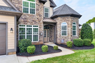 Price improvement on this gorgeous home!! Welcome to 103 Webbed - photo 4