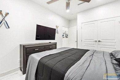 Beautiful two-story property offering 3 bedrooms and 2.5 baths - photo 21