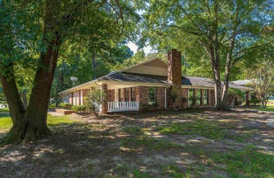 Freshly updated and move-in ready! This 3-bed, 2-bath home in - photo 25