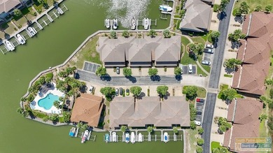 Beautiful two-story property offering 3 bedrooms and 2.5 baths - photo 34