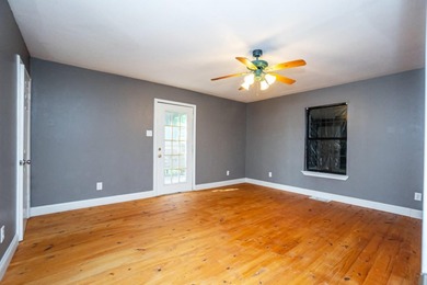 Looking for a house that says sweat equity?? Priced at under 400 - photo 10