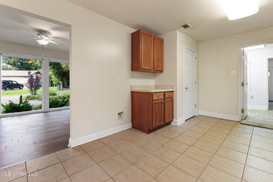 Welcome to this charming home, perfectly situated on a corner - photo 11